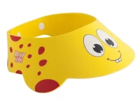 1046-kozyrek-zashhitnyi-dlia-mytia-golovy-zeltyi-zirafik-roxy-kids-art-rbc-492-y